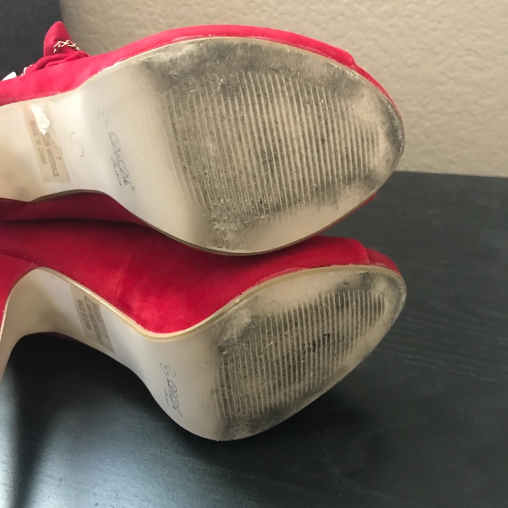 Red Lillie Velvet Heels by DbDk Fashion Size 7 - Picture 5 of 7